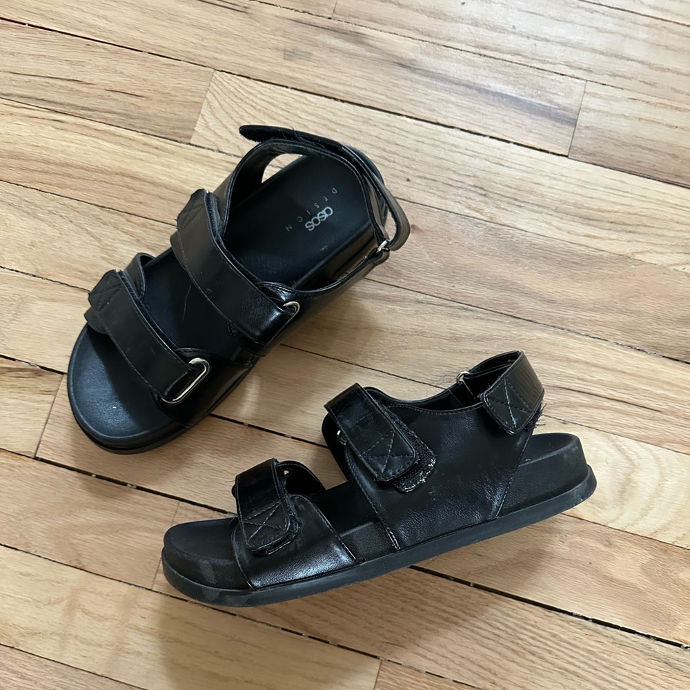 Sporty Sandals in Black